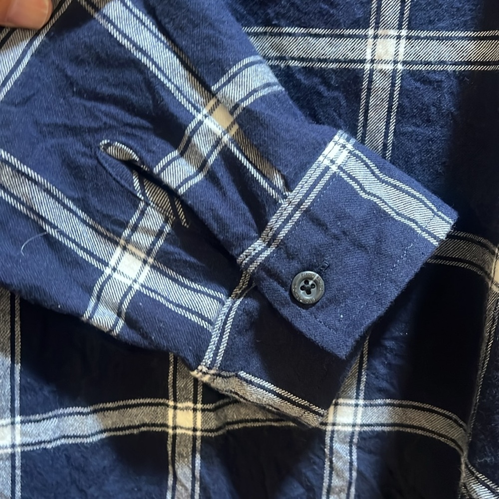 Eddie Bauer ladies navy plaid top size large - Picture 3 of 6